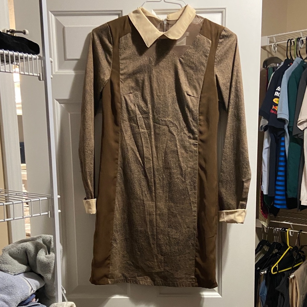 Esley Two-Tone Long Sleeve Shift Dress in Brown and Cream pre owned